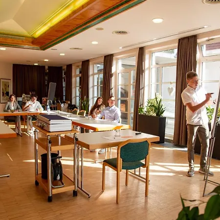 & Restaurant Post Hotel 3*