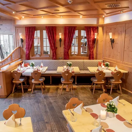 & Restaurant Post 4*