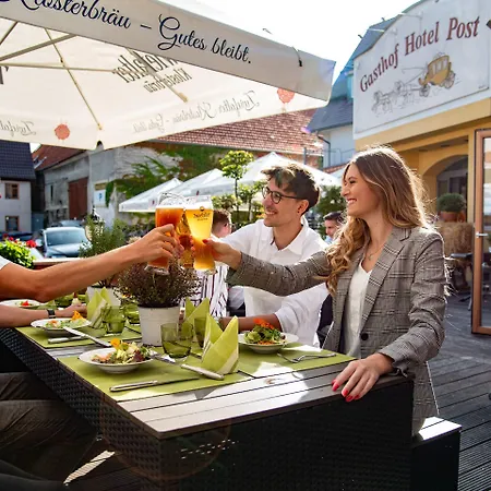 & Restaurant Post فندق 4*