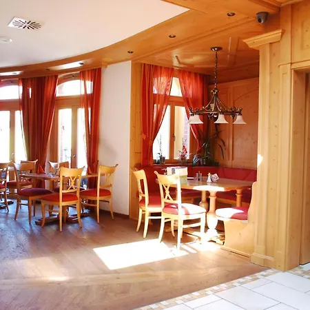 & Restaurant Post 4*